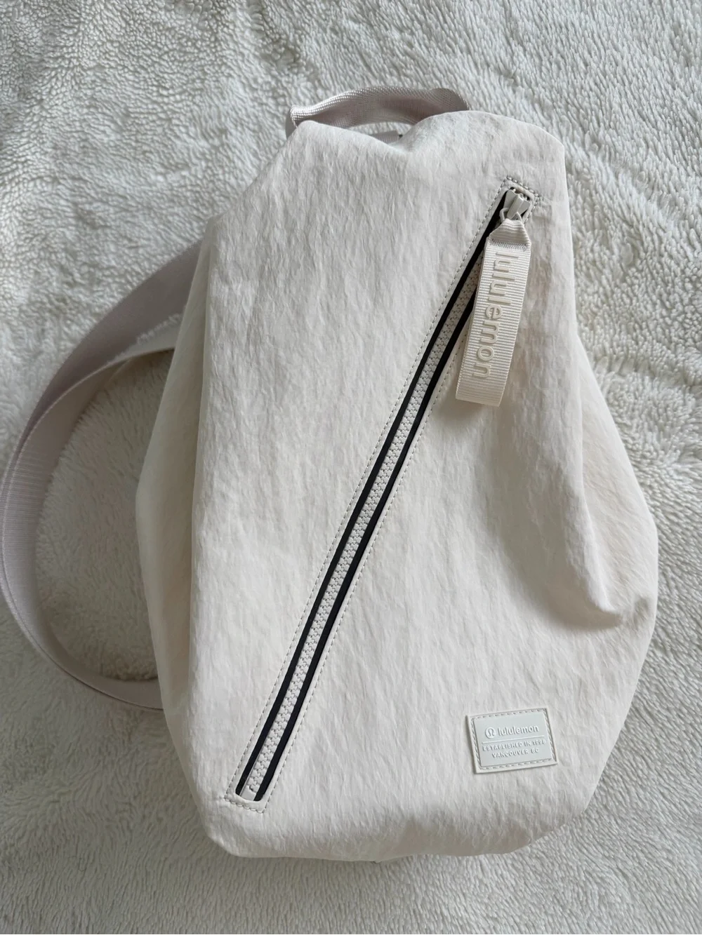 lululemon athletica Off-White Crossbody Sling Bag
